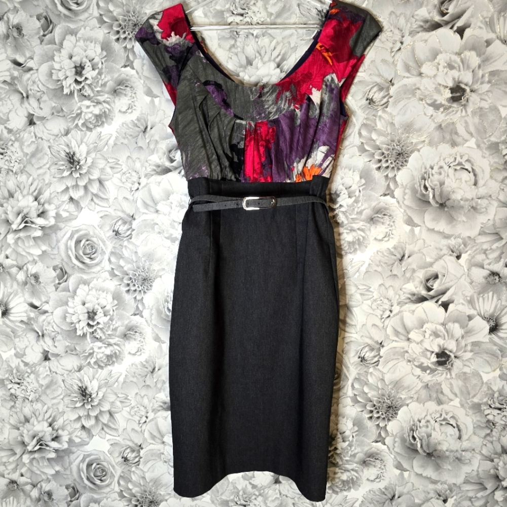 • LE CHATEAU • Floral and Charcoal Gray Sleeveless Knee Length Dress with Belt